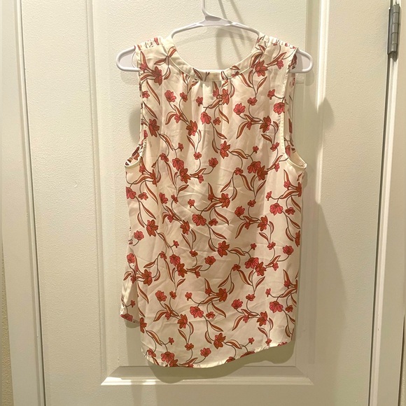 NEW…41 Hawthorn Floral Pleated Sleeveless Blouse - Picture 3 of 4
